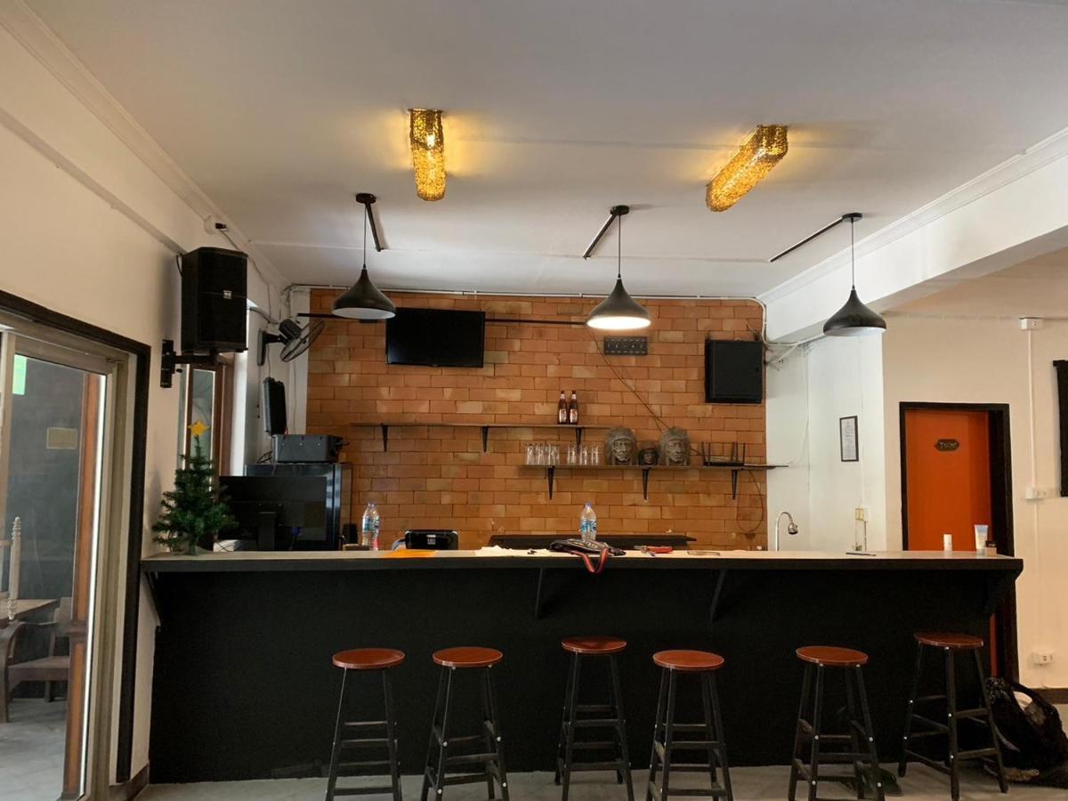 Revolution Hostel Csiangmaj Kültér fotó