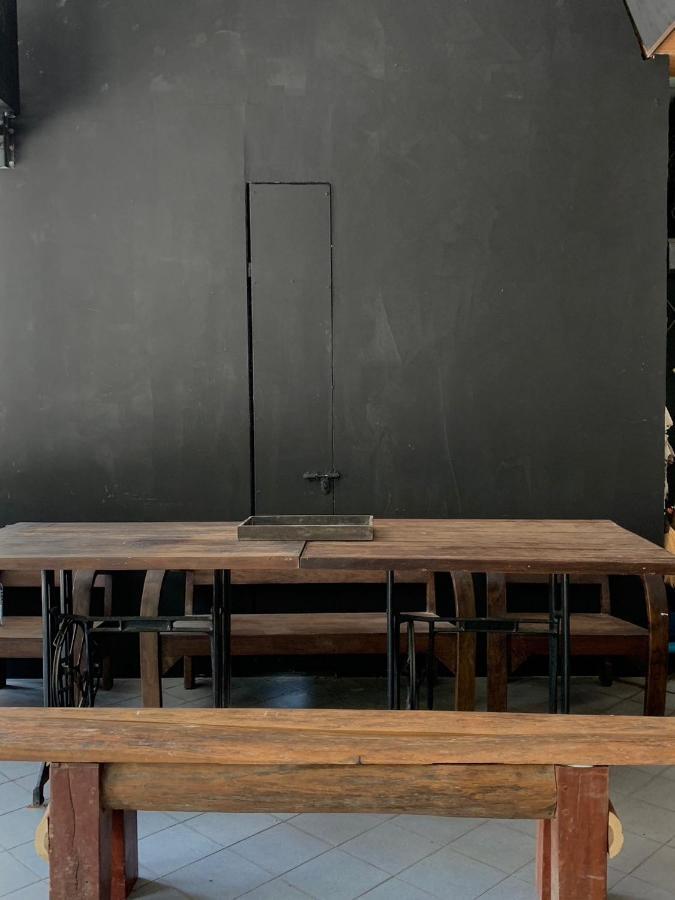 Revolution Hostel Csiangmaj Kültér fotó
