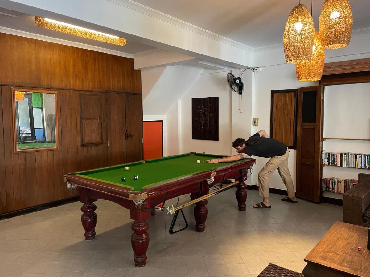 Revolution Hostel Csiangmaj Kültér fotó