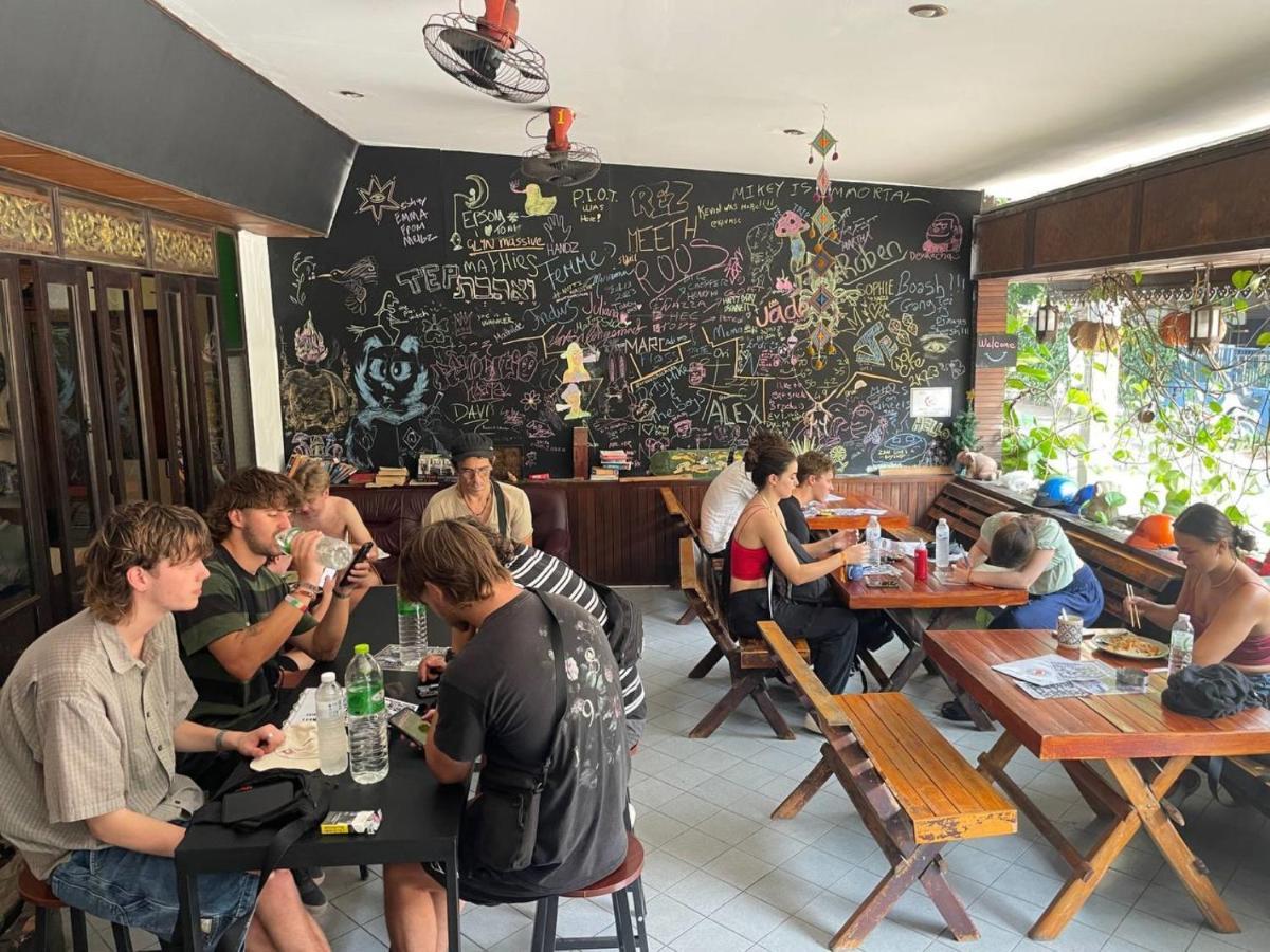 Revolution Hostel Csiangmaj Kültér fotó